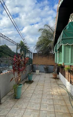 Casa à venda com 179m², 3 quartos e 2 vagasÁrea externa