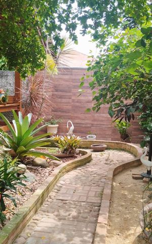 Casa à venda com 110m², 3 quartos e 2 vagas Casa à venda com 110m², 3 quartos e 2 vagasÁrea externa