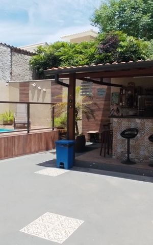 Casa à venda com 110m², 3 quartos e 2 vagas Casa à venda com 110m², 3 quartos e 2 vagasÁrea externa