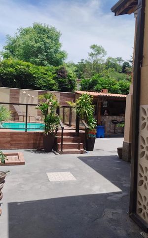 Casa à venda com 110m², 3 quartos e 2 vagas Casa à venda com 110m², 3 quartos e 2 vagasÁrea externa