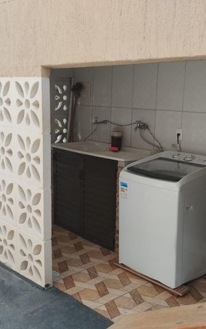 Casa à venda com 110m², 3 quartos e 2 vagas Casa à venda com 110m², 3 quartos e 2 vagasÁrea de serviço
