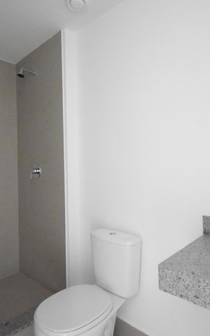 Apartamento à venda com 97m², 2 quartos e 2 vagasBanheiro da Suíte 1