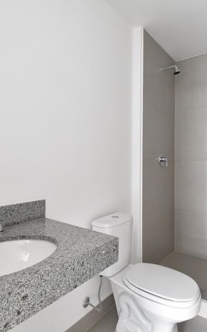 Apartamento à venda com 97m², 2 quartos e 2 vagasBanheiro da Suíte 2