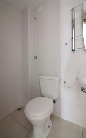 Apartamento à venda com 130m², 4 quartos e 2 vagasQuarto 4 - Suíte Banheiro 