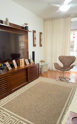 Apartamento à venda com 130m², 3 quartos e 1 vaga Apartamento à venda com 130m², 3 quartos e 1 vagaSala