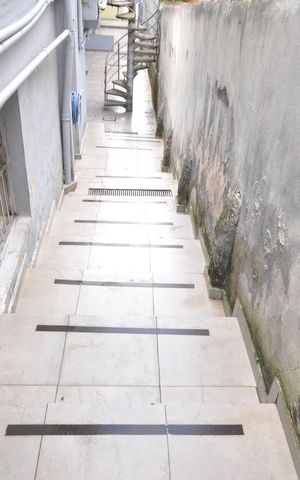 Casa para alugar com 45m², 1 quarto e sem vagaEscada de acesso
