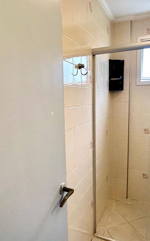 Apartamento para alugar com 130m², 2 quartos e 1 vaga Apartamento para alugar com 130m², 2 quartos e 1 vagaBanheiro 1