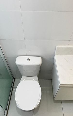 Apartamento à venda com 75m², 2 quartos e 2 vagas Apartamento à venda com 75m², 2 quartos e 2 vagasBanheiro da Suíte