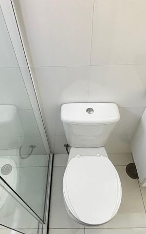 Apartamento à venda com 75m², 2 quartos e 2 vagas Apartamento à venda com 75m², 2 quartos e 2 vagasBanheiro