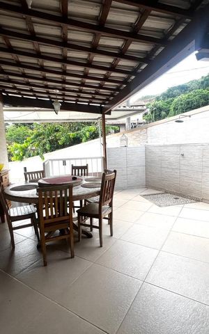 Casa de condomínio para alugar com 150m², 3 quartos e 3 vagas