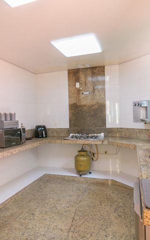 Casa para alugar com 200m², 3 quartos e 10 vagas