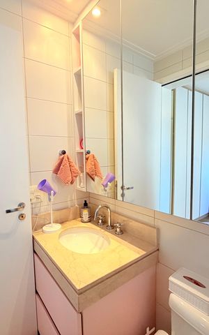 Apartamento à venda com 150m², 3 quartos e 2 vagas Apartamento à venda com 150m², 3 quartos e 2 vagasBanheiro 1