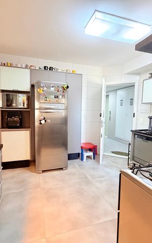 Apartamento à venda com 150m², 3 quartos e 2 vagas Apartamento à venda com 150m², 3 quartos e 2 vagasCozinha