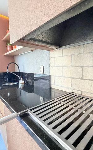 Apartamento à venda com 150m², 3 quartos e 2 vagas Apartamento à venda com 150m², 3 quartos e 2 vagasVaranda