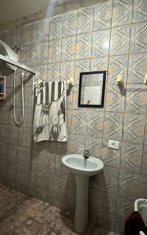 Casa para alugar com 65m², 2 quartos e sem vaga Casa para alugar com 65m², 2 quartos e sem vagaBanheiro da Suíte