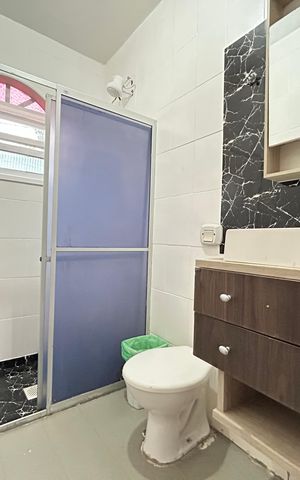 Casa para alugar com 110m², 2 quartos e 4 vagas Casa para alugar com 110m², 2 quartos e 4 vagasBanheiro