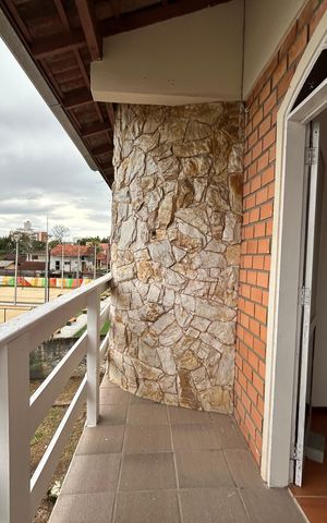 Casa para alugar com 110m², 2 quartos e 4 vagas Casa para alugar com 110m², 2 quartos e 4 vagasVaranda