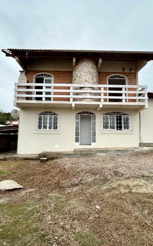 Casa para alugar com 110m², 2 quartos e 4 vagas Casa para alugar com 110m², 2 quartos e 4 vagasFachada