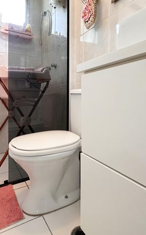 Apartamento à venda com 65m², 2 quartos e 1 vaga Apartamento à venda com 65m², 2 quartos e 1 vagaBanheiro Social