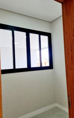 Casa de condomínio à venda com 220m², 3 quartos e 4 vagas