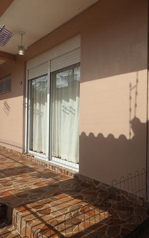 Casa à venda com 77m², 2 quartos e 2 vagasÁrea comum