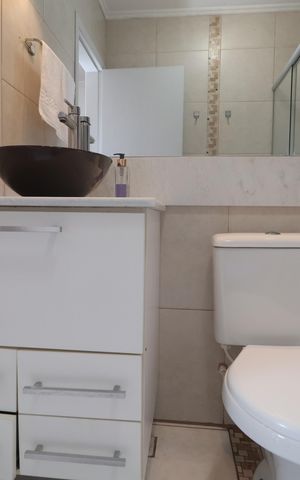 Casa à venda com 77m², 2 quartos e 2 vagasBanheiro 
