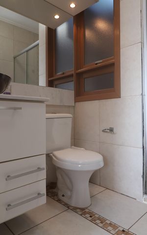 Casa à venda com 77m², 2 quartos e 2 vagasBanheiro 