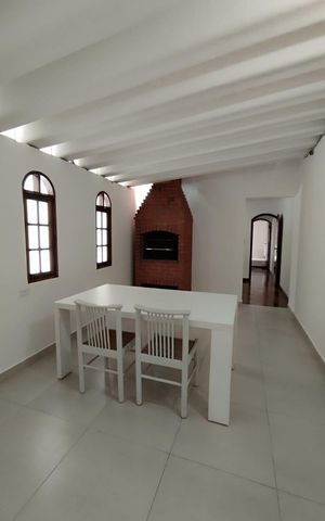 Casa à venda com 125m², 2 quartos e 2 vagas Casa à venda com 125m², 2 quartos e 2 vagasÁrea externa