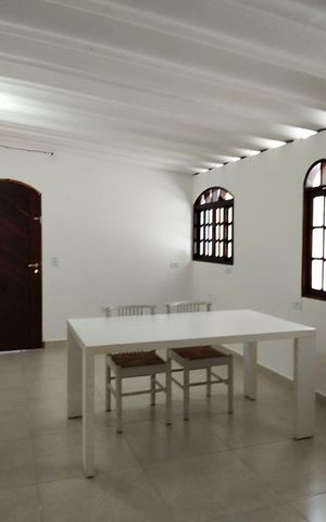 Casa à venda com 125m², 2 quartos e 2 vagas Casa à venda com 125m², 2 quartos e 2 vagasÁrea externa