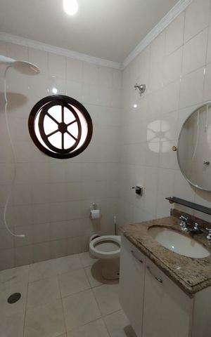 Casa à venda com 125m², 2 quartos e 2 vagas Casa à venda com 125m², 2 quartos e 2 vagasBanheiro