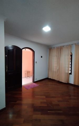 Casa à venda com 125m², 2 quartos e 2 vagas Casa à venda com 125m², 2 quartos e 2 vagasSala