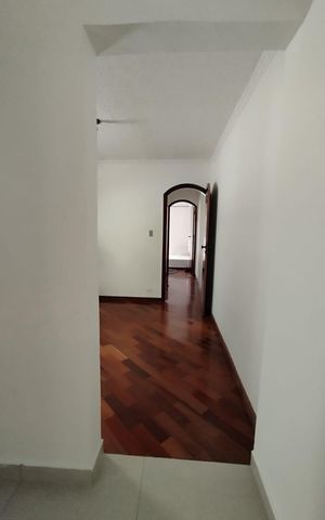 Casa à venda com 125m², 2 quartos e 2 vagas Casa à venda com 125m², 2 quartos e 2 vagasSala
