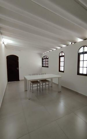 Casa à venda com 125m², 2 quartos e 2 vagas Casa à venda com 125m², 2 quartos e 2 vagasÁrea externa