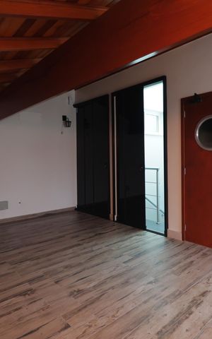 Casa para alugar com 163m², 3 quartos e 1 vagaSótão