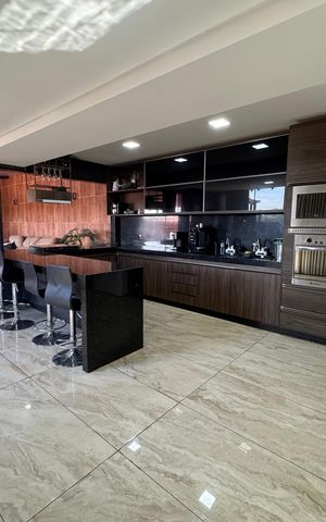 Casa à venda com 400m², 6 quartos e 5 vagas
