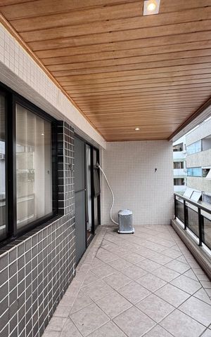 Apartamento à venda com 87m², 3 quartos e 2 vagas Apartamento à venda com 87m², 3 quartos e 2 vagasVaranda