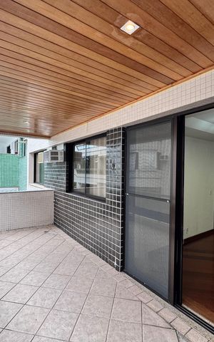 Apartamento à venda com 87m², 3 quartos e 2 vagas Apartamento à venda com 87m², 3 quartos e 2 vagasVaranda