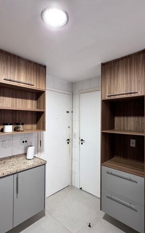 Apartamento à venda com 87m², 3 quartos e 2 vagas Apartamento à venda com 87m², 3 quartos e 2 vagasCozinha e Área de Serviço