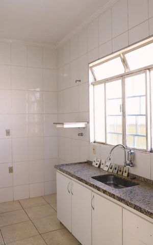 Casa à venda com 360m², 8 quartos e 4 vagas Casa à venda com 360m², 8 quartos e 4 vagasCozinha