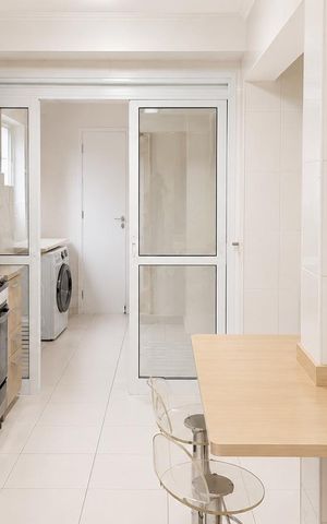 Apartamento à venda com 133m², 3 quartos e 2 vagas Apartamento à venda com 133m², 3 quartos e 2 vagasCozinha