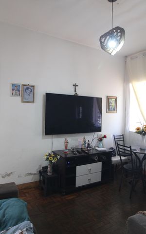 Casa à venda com 291m², 2 quartos e 6 vagasSala