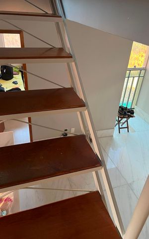 Apartamento para alugar com 95m², 2 quartos e 1 vagaEscada