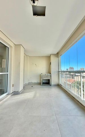 Apartamento à venda com 110m², 2 quartos e 2 vagas Apartamento à venda com 110m², 2 quartos e 2 vagasVaranda