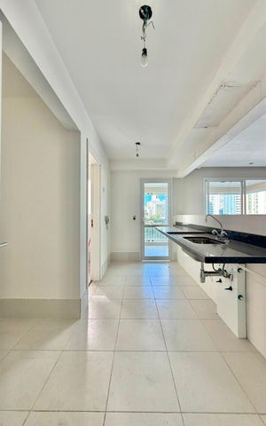 Apartamento à venda com 110m², 2 quartos e 2 vagas Apartamento à venda com 110m², 2 quartos e 2 vagasCozinha