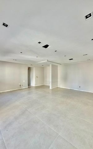 Apartamento à venda com 110m², 2 quartos e 2 vagas Apartamento à venda com 110m², 2 quartos e 2 vagasSala