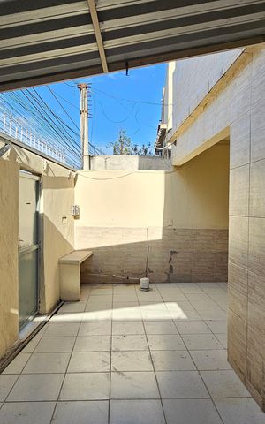 Casa para alugar com 100m², 3 quartos e 1 vaga Casa para alugar com 100m², 3 quartos e 1 vagaVaranda
