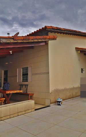 Casa para alugar com 243m², 4 quartos e 4 vagasVaranda e garagem