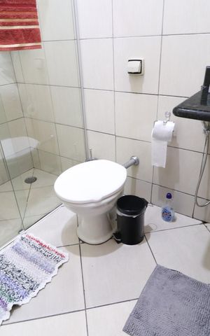 Casa para alugar com 243m², 4 quartos e 4 vagasBanheiro Social