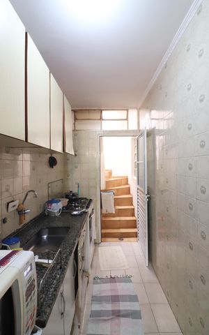 Casa à venda com 179m², 2 quartos e 3 vagasCozinha 