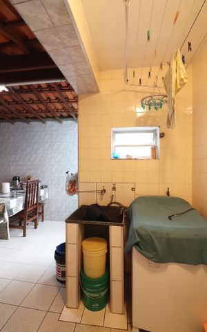 Casa à venda com 123m², 3 quartos e 2 vagasÁrea de Serviço